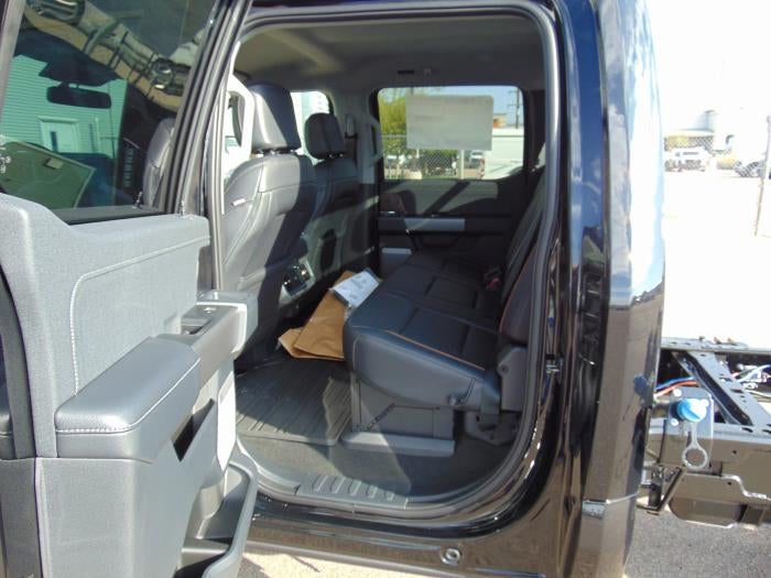 2027 Ford F-550 Lariat