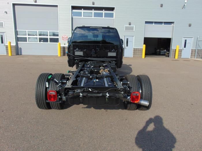 2027 Ford F-550 Lariat
