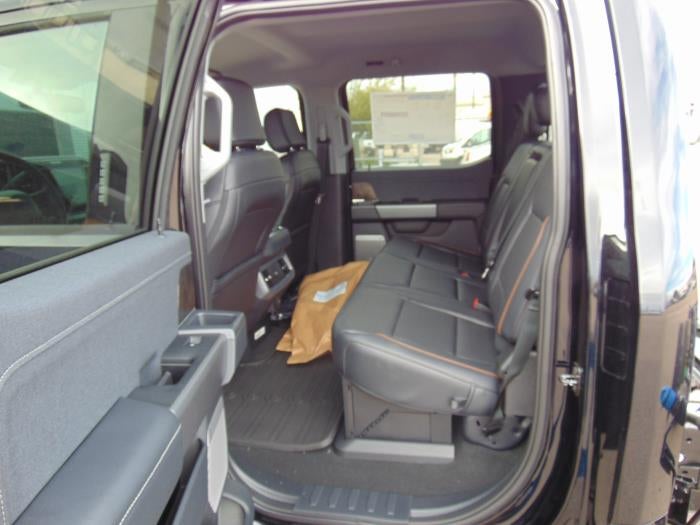 2027 Ford F-550 Lariat
