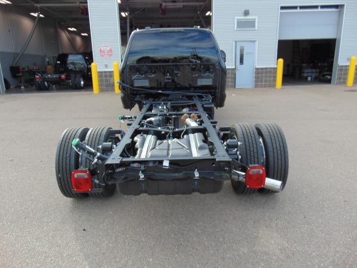 2027 Ford F-550 Lariat