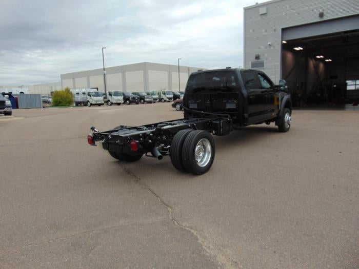 2027 Ford F-550 Lariat