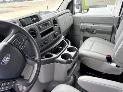 2025 Ford E-450 Standard