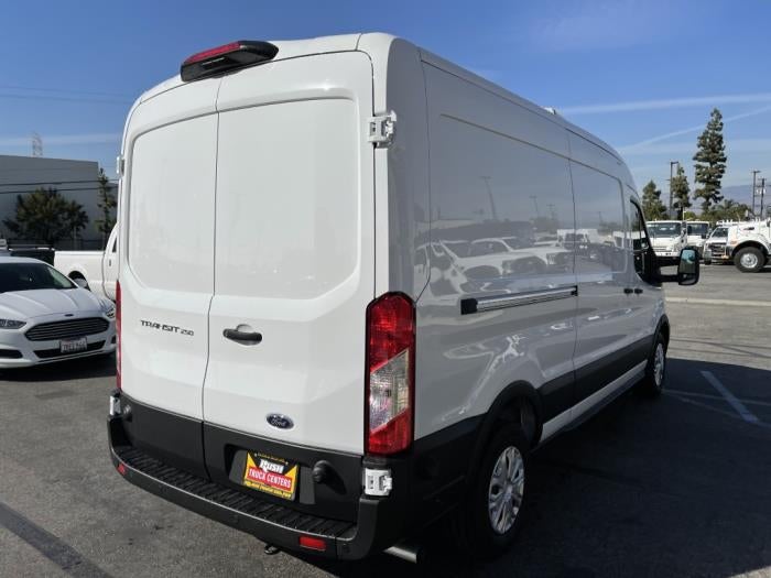 2025 Ford Transit-250 XL