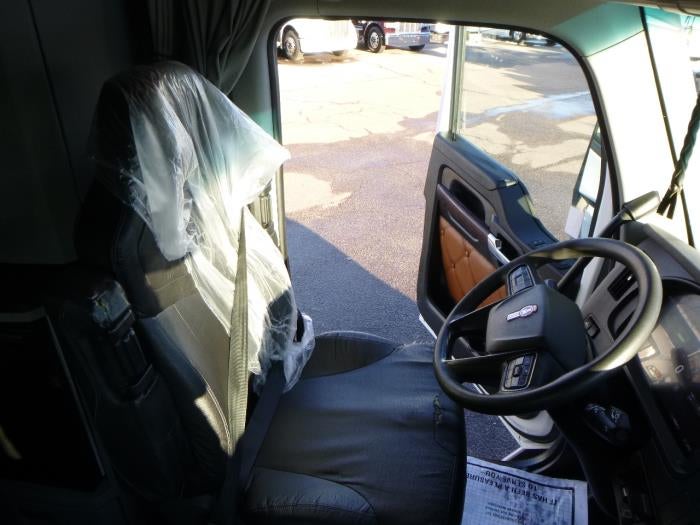 2022 Kenworth T680 Base