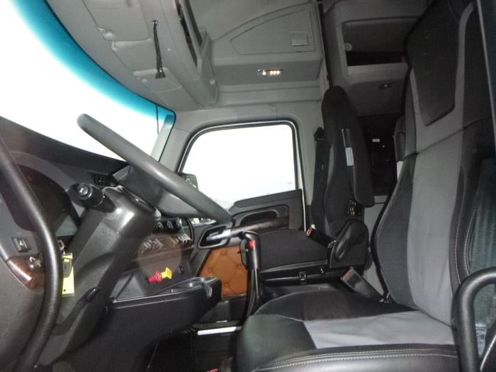 2022 Kenworth T680 Base