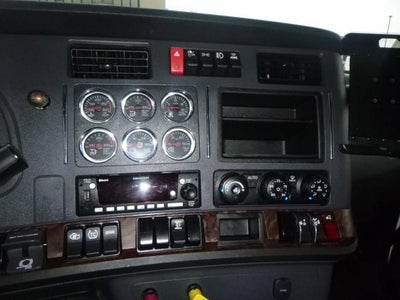 2022 Kenworth T680 Base