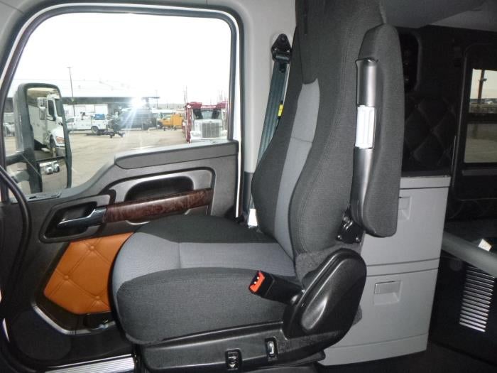 2022 Kenworth T680 Base