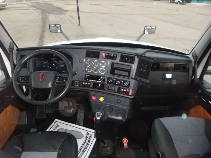 2022 Kenworth T680 Base