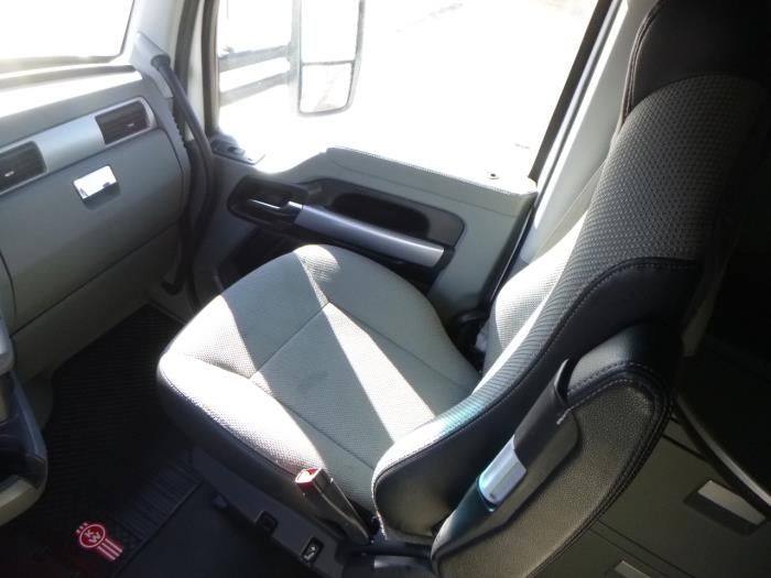 2021 Kenworth T680 Base