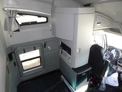 2021 Kenworth T680 Base