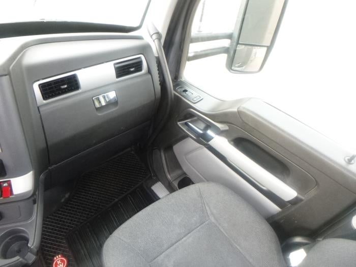 2022 Kenworth T680 Base
