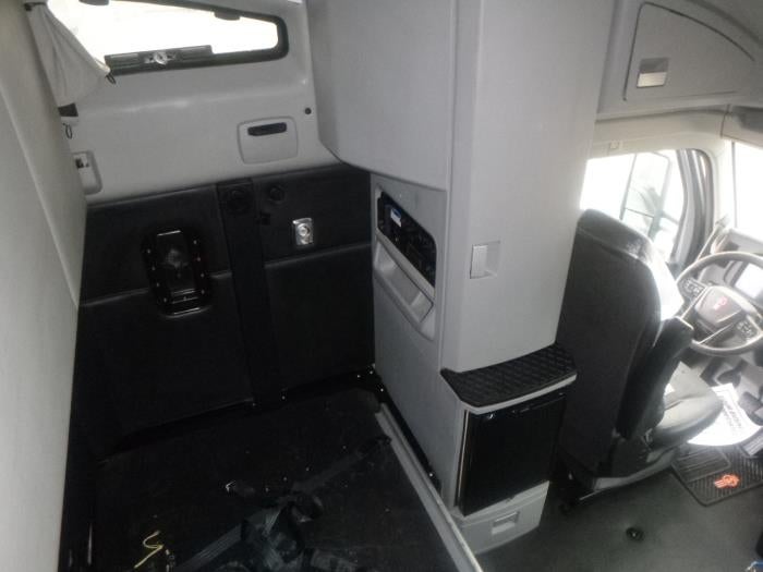 2022 Kenworth T680 Base