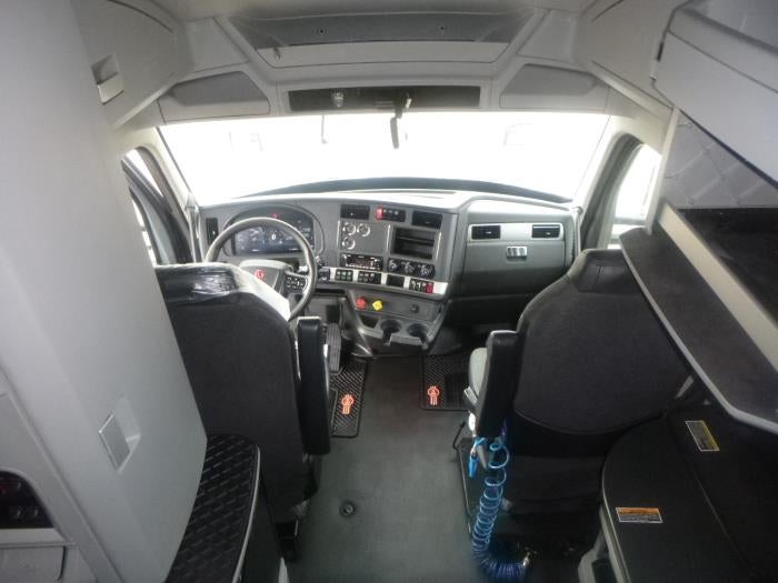 2022 Kenworth T680 Base
