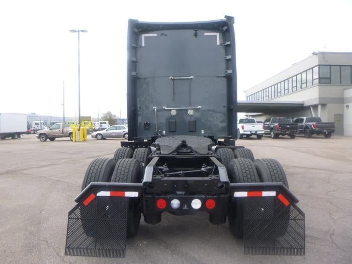 2022 Kenworth T680 Base