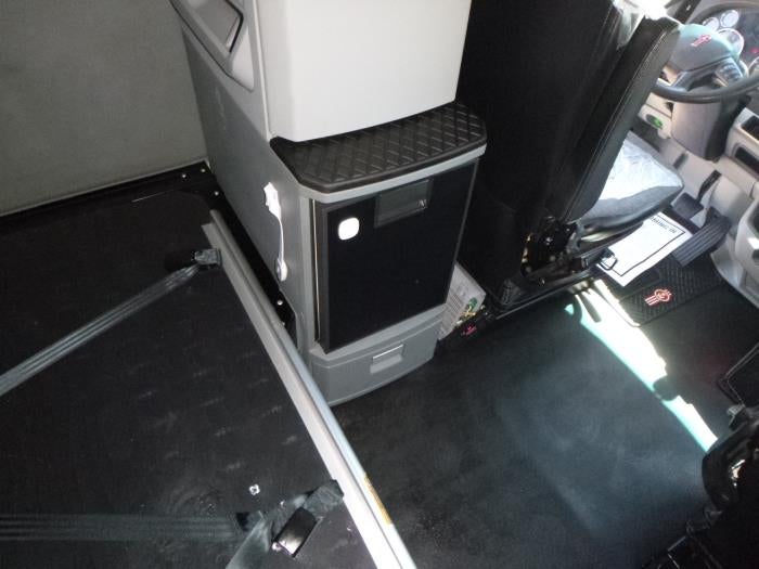 2022 Kenworth T680 Base