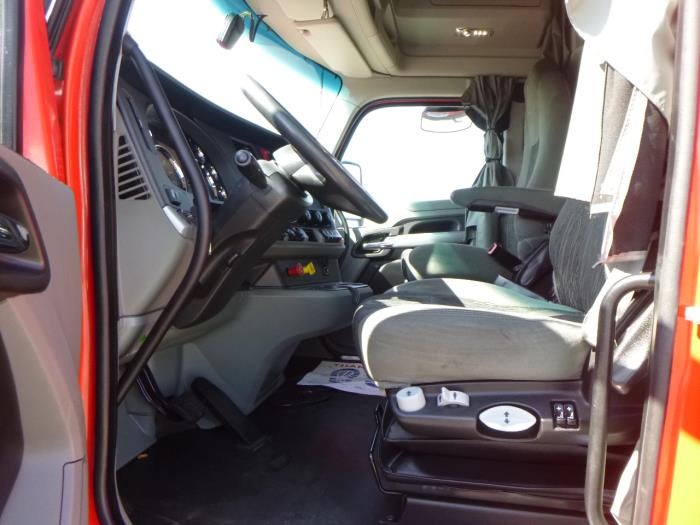 2021 Kenworth T680 Base