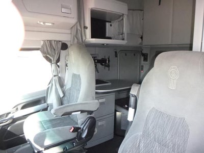 2021 Kenworth T680 Base