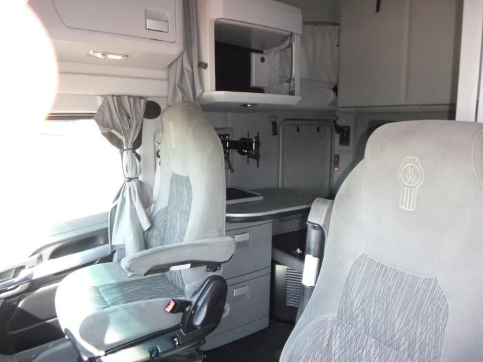 2021 Kenworth T680 Base