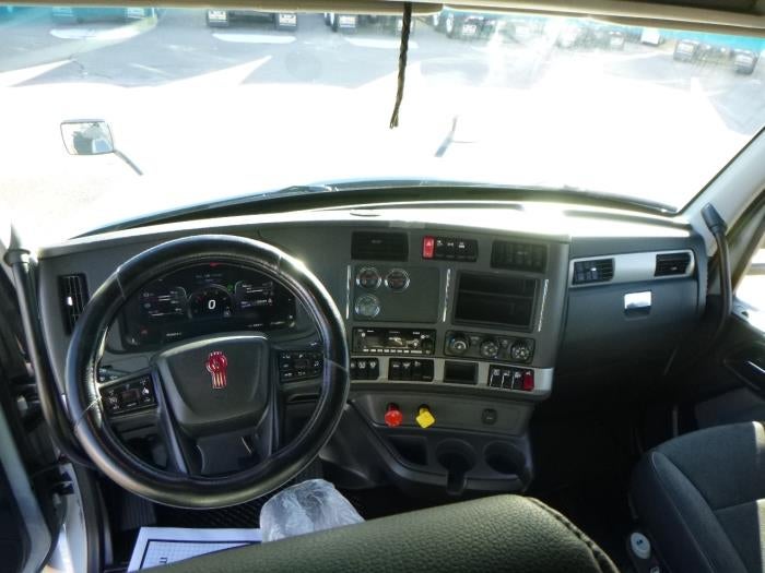 2022 Kenworth T680 Base