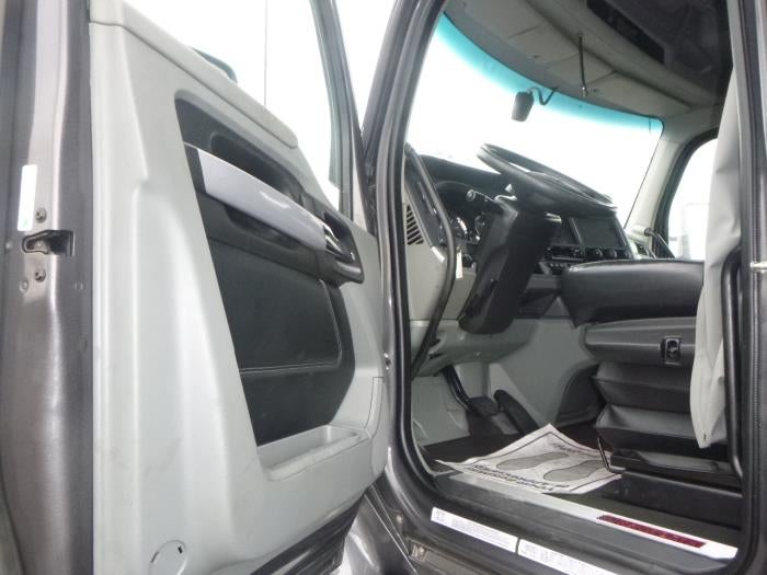 2022 Kenworth T680 Base