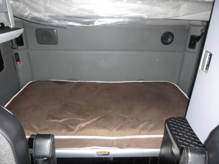 2022 Kenworth T680 Base