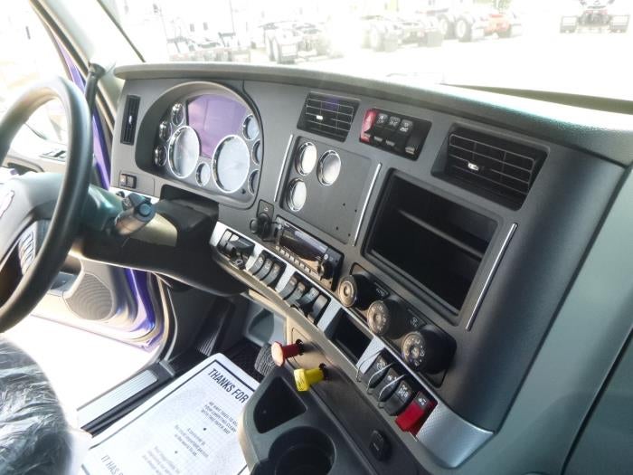 2022 Kenworth T660 Base