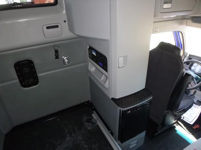 2022 Kenworth T660 Base