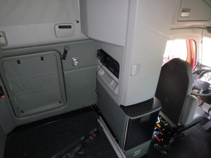 2021 Kenworth T680 Base