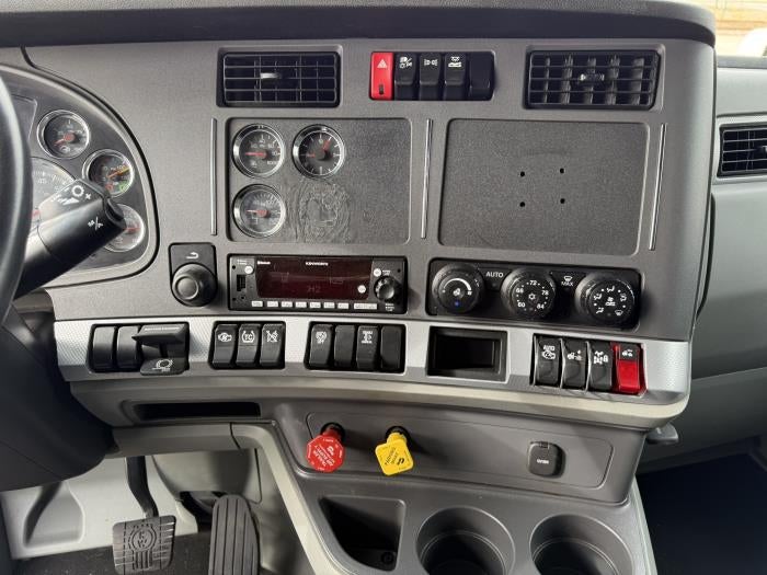 2021 Kenworth T680 Base
