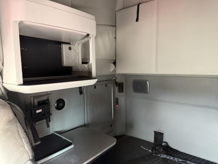 2021 Kenworth T680 Base