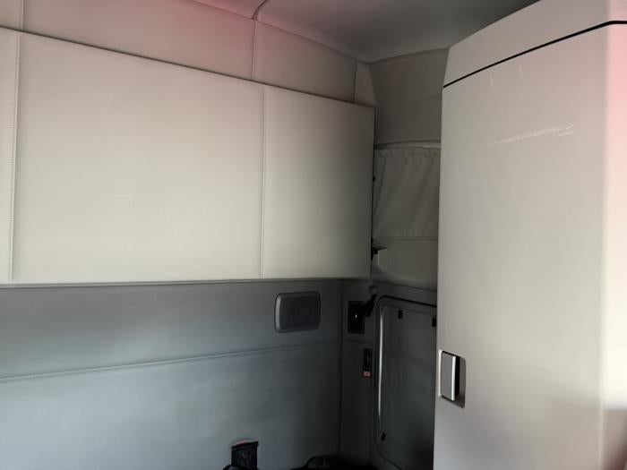 2021 Kenworth T680 Base