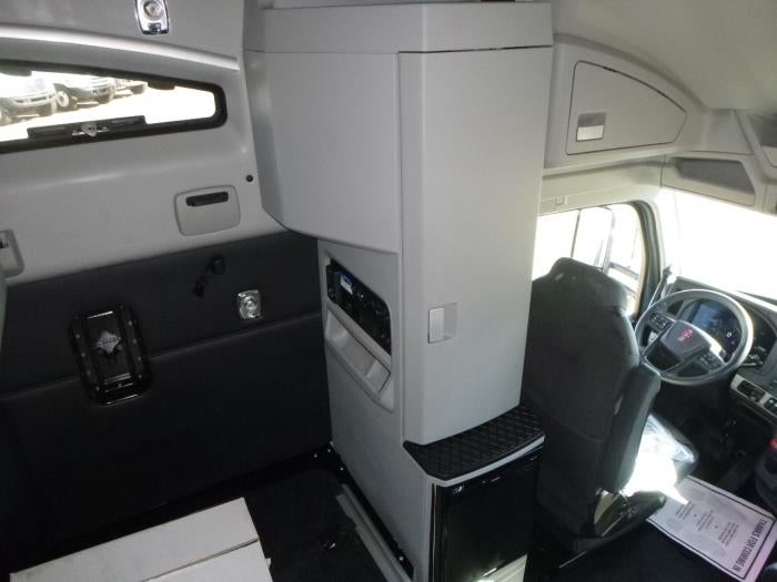 2023 Kenworth T680 Base