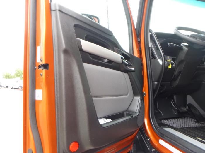 2024 Kenworth T680 Base