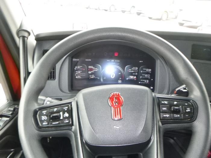 2024 Kenworth T680 Base