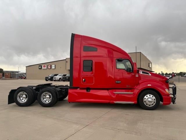 2021 Kenworth T680 Base