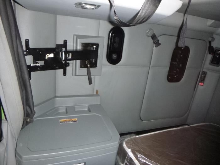 2022 Kenworth T680 Base