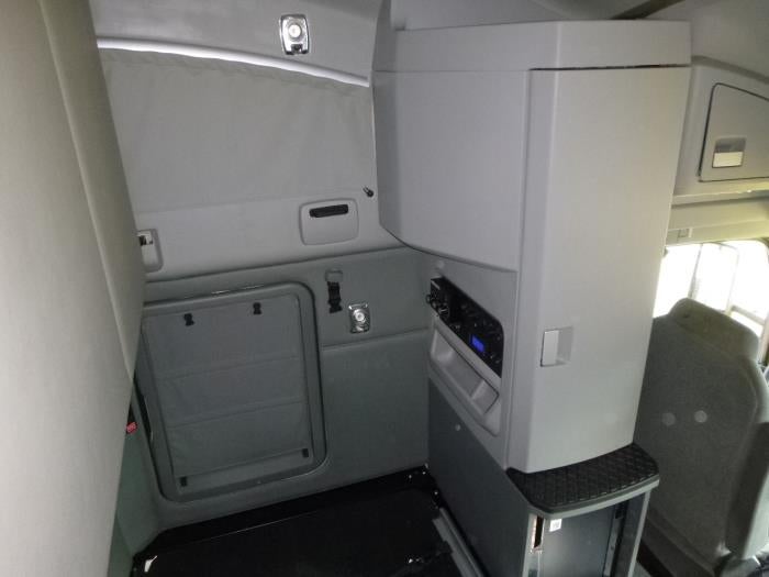 2021 Kenworth T680 Base