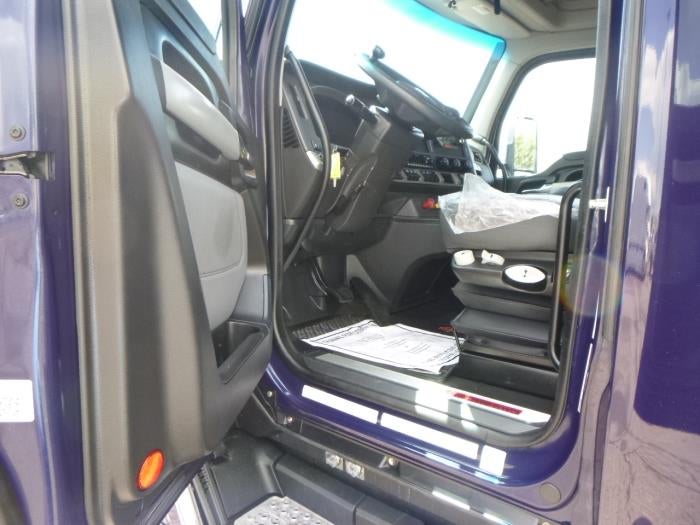 2023 Kenworth T680 Base
