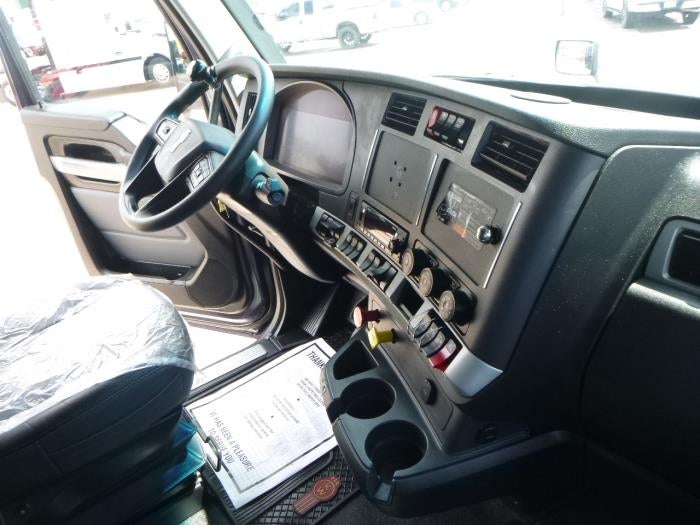 2023 Kenworth T680 Base