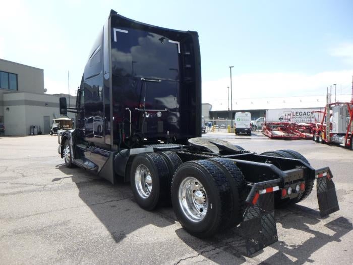 2023 Kenworth T680 Base