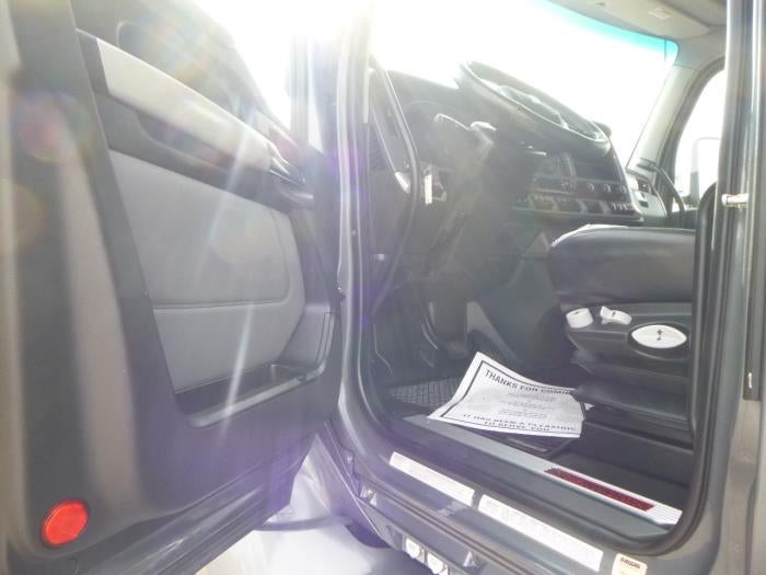 2022 Kenworth T680 Base