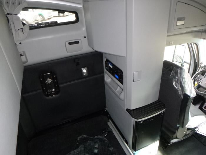 2022 Kenworth T680 Base