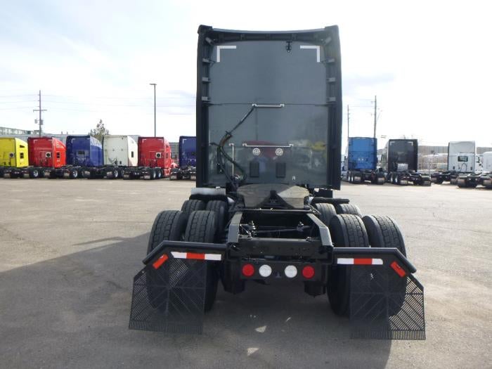 2022 Kenworth T680 Base