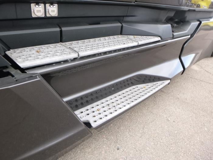 2023 Kenworth T680 Base