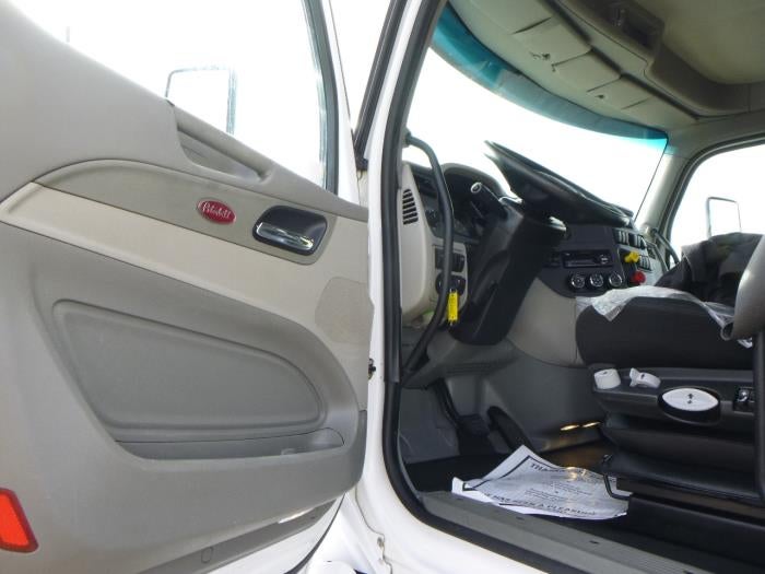 2020 Peterbilt 579 Base