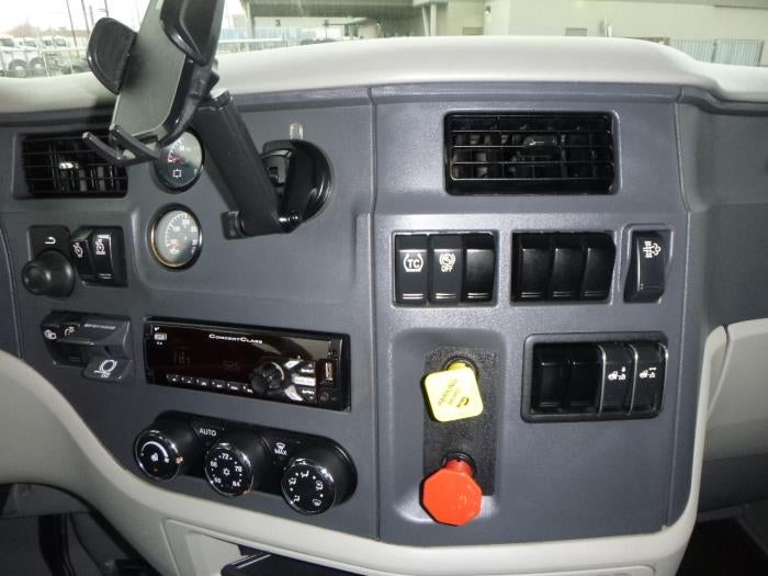 2020 Peterbilt 579 Base