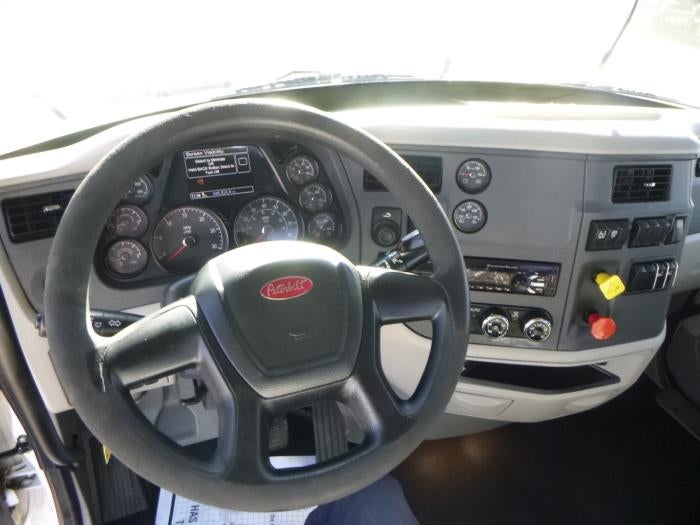 2019 Peterbilt 579 Base
