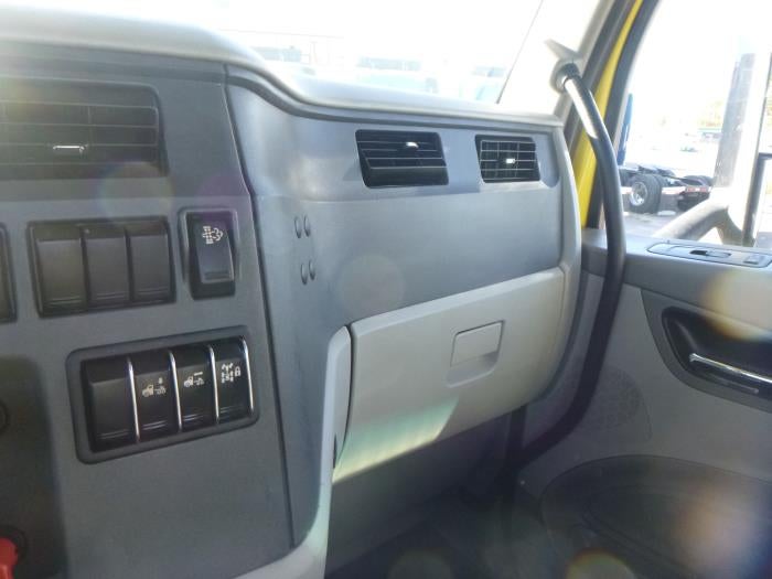 2021 Peterbilt 579 Base