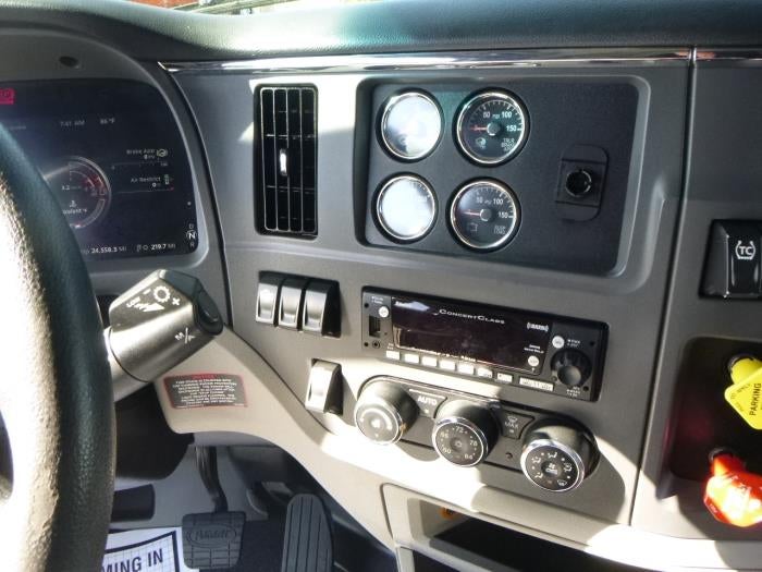 2022 Peterbilt 579 Base
