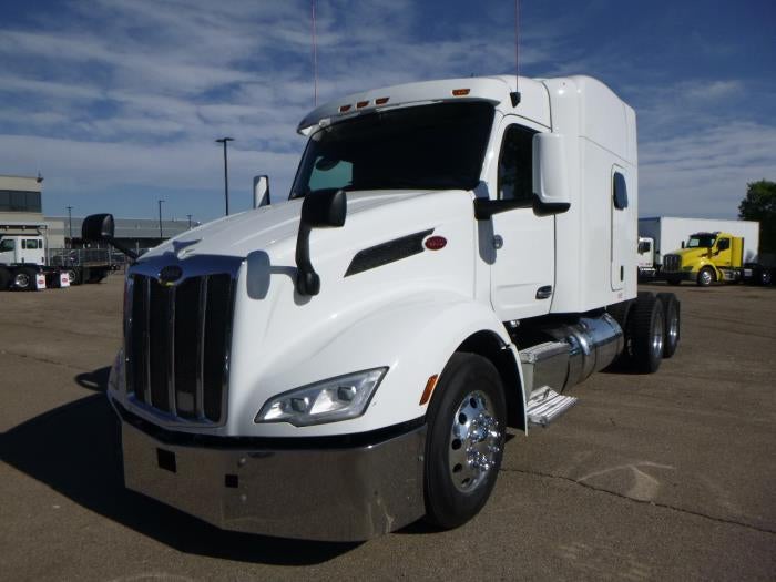 2022 Peterbilt 579 Base